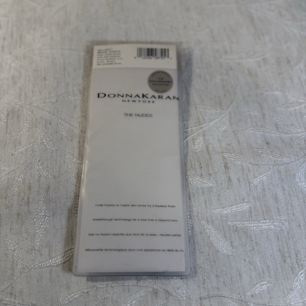 Donna Karan NY The Nudes Knee Highs Sea Mist One Size Style G18 1990's